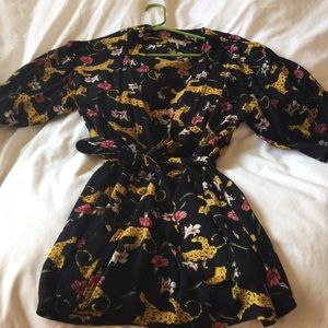 Urban Outfitters Leopard + Floral Kimono 🐆 👘